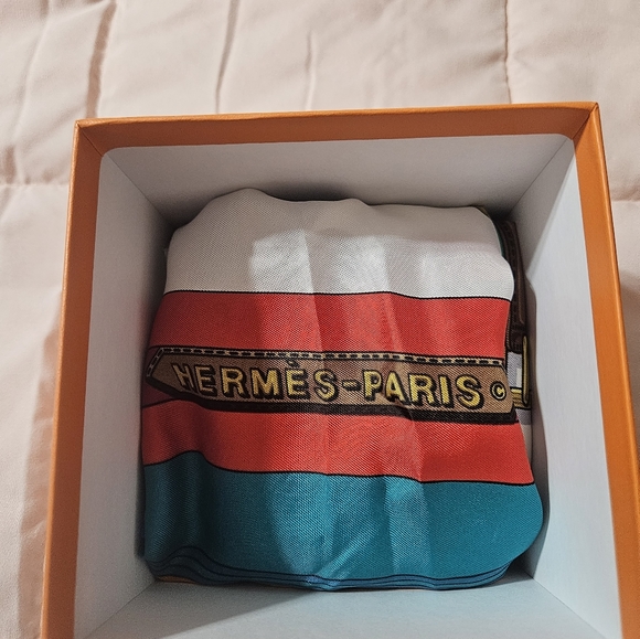 Hermès scarf - Picture 7 of 8